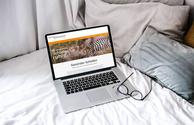 schlafstiftung-ref-laptop