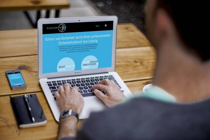 black-knight-ref-laptop-ipad